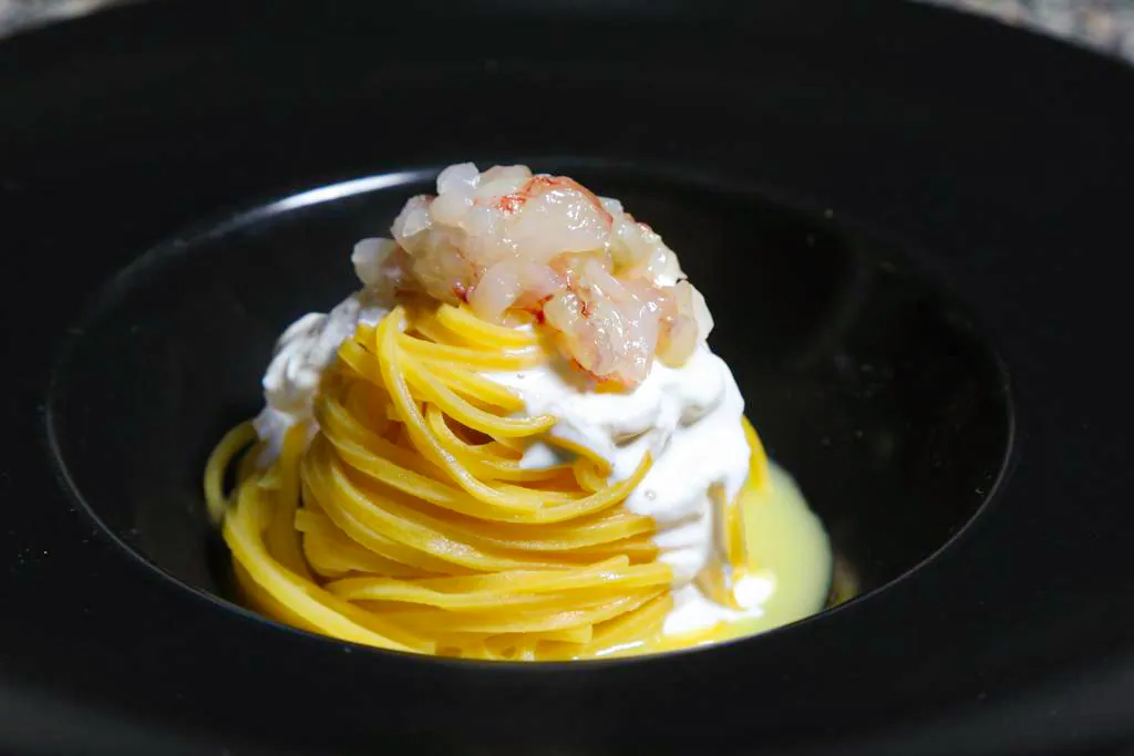 Emozioni-Tagliolini-crudo-gamberi-stracciata-limone
