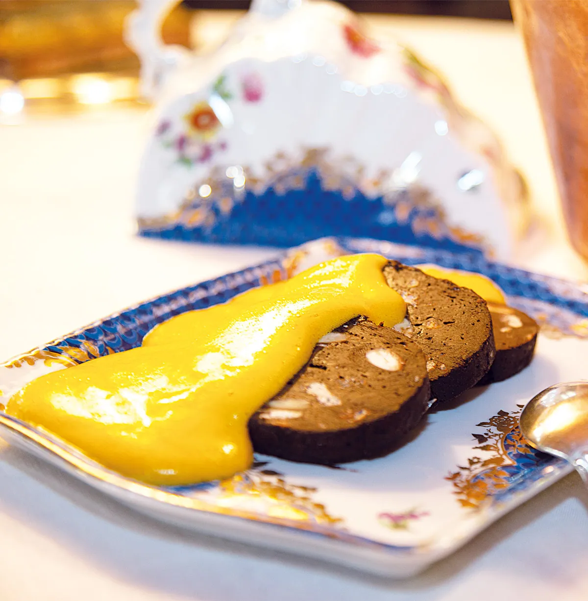 Ambasciata---Salame-di-cioccolato-e-zabaione-caldo-2_R