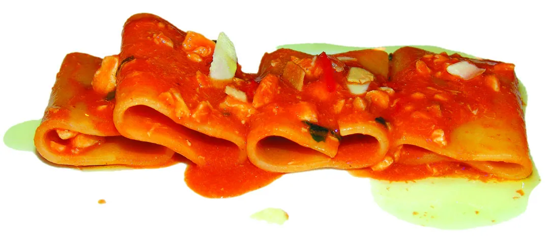 Paccheri di Gragnano con ragù di scorfano e filetti di peperoni