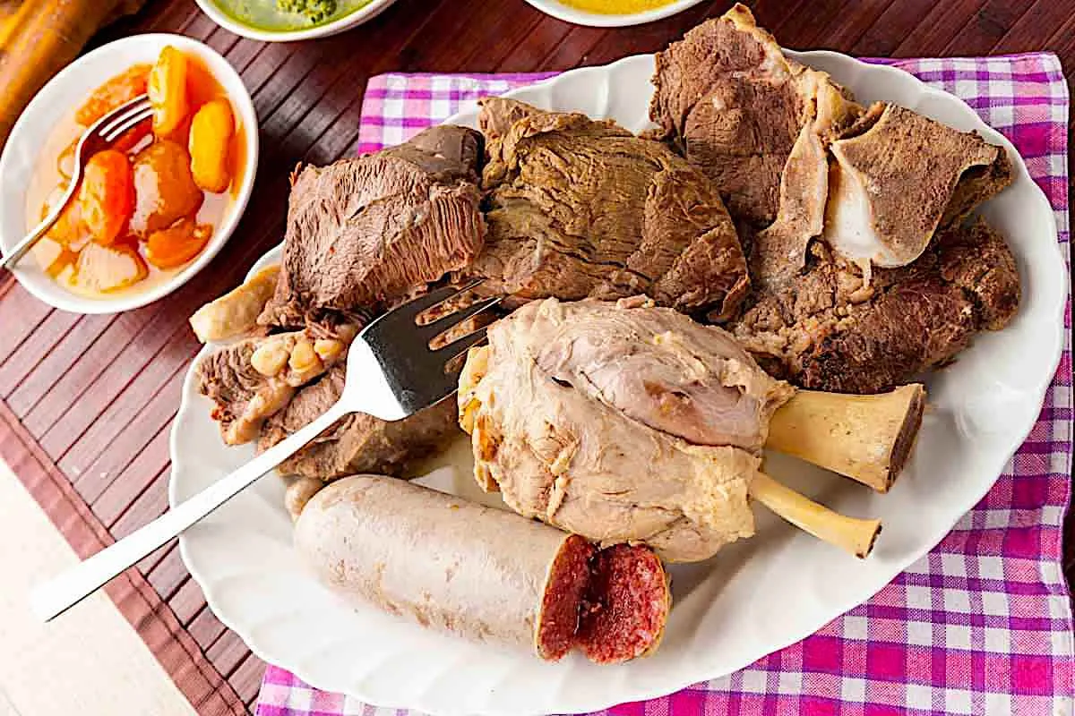 bollito misto, va d'accordo col Moscato di Scanzo