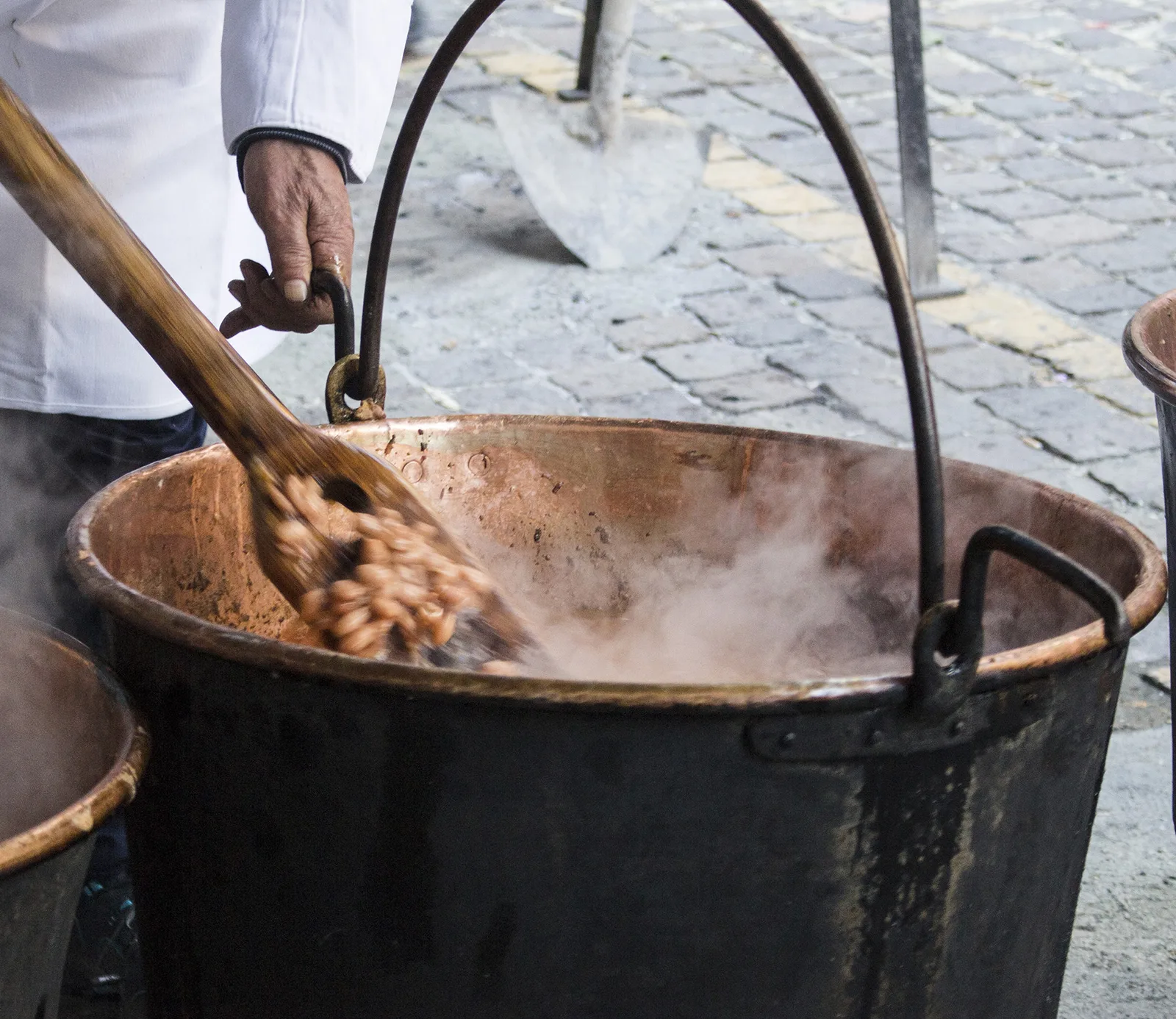 Storico Carnevale di Ivrea dedicato a polenta e merluzzo