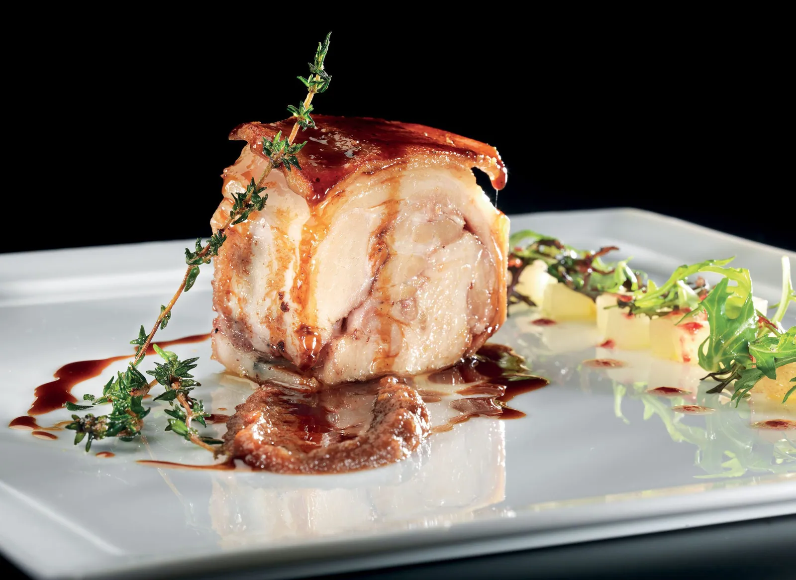 Maialino Orvietano purea di datteri e insalata di pere