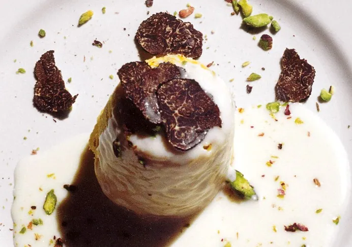 Timballetto di Capellini d'angelo con fonduta leggera di Caciocavallo Ragusano
