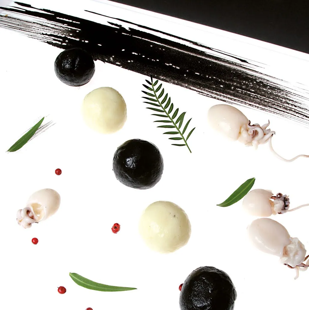 Gnocchi al "cucchiaio" con seppioline di Barena, fonduta al Montasio e foglie d'albero pepe
